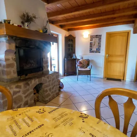 De 2 Avec Jardin Amenage Et Wifi A A 3 Km Des Pistes Appartement